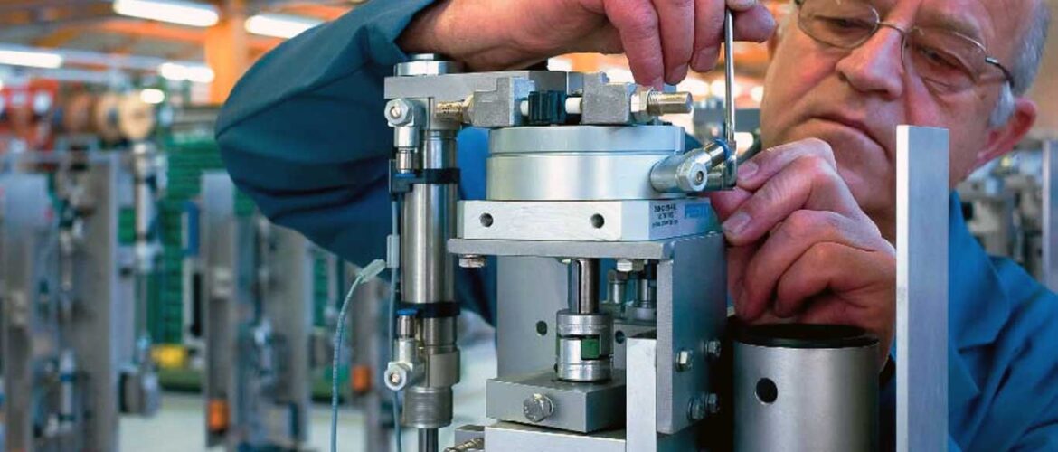 Introducing students to manufacturing careers